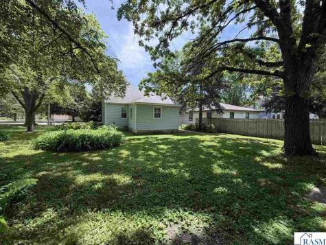 608 8th Street SE Waseca MN 56093