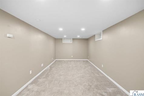 628 SE 13th Street Waseca MN 56093