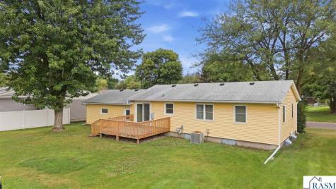 628 SE 13th Street Waseca MN 56093