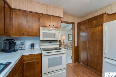 137 Marabou Drive Mankato MN 56001