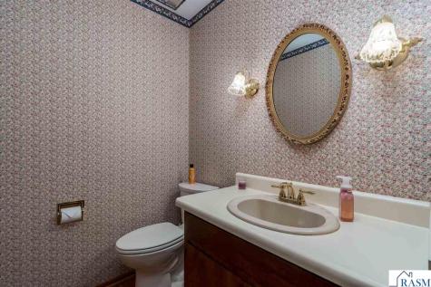 137 Marabou Drive Mankato MN 56001