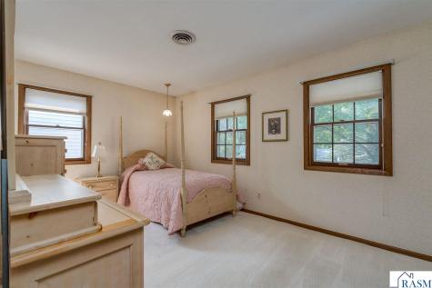 137 Marabou Drive Mankato MN 56001