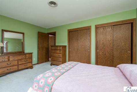 137 Marabou Drive Mankato MN 56001