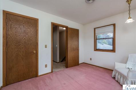 137 Marabou Drive Mankato MN 56001