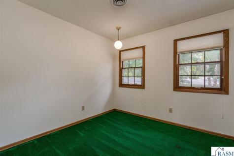 137 Marabou Drive Mankato MN 56001