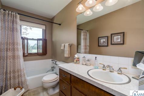 137 Marabou Drive Mankato MN 56001