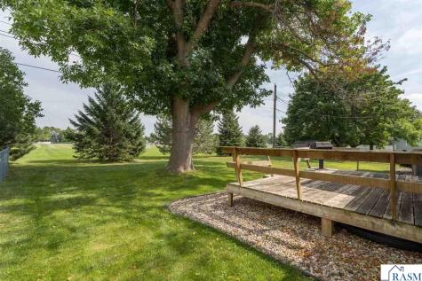 137 Marabou Drive Mankato MN 56001