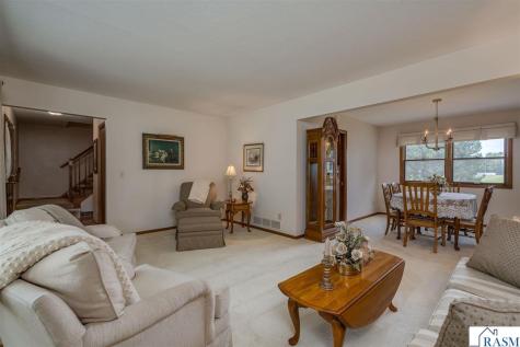 137 Marabou Drive Mankato MN 56001