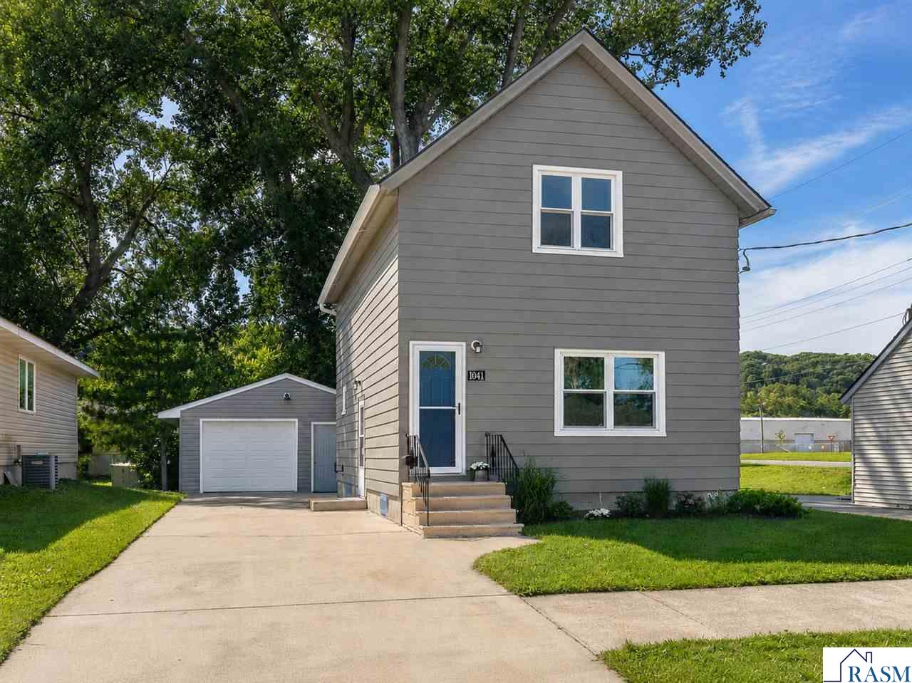 1041 Quincy Street North Mankato MN 56003