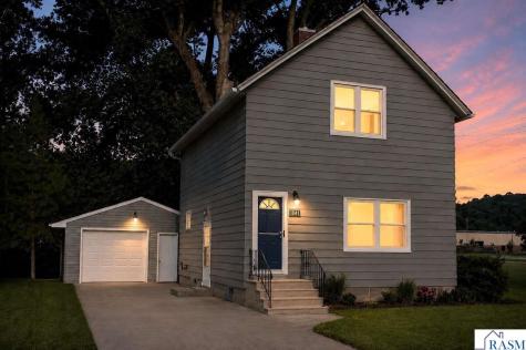 1041 Quincy Street North Mankato MN 56003