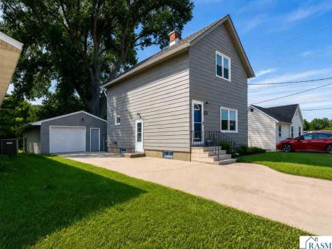 1041 Quincy Street North Mankato MN 56003