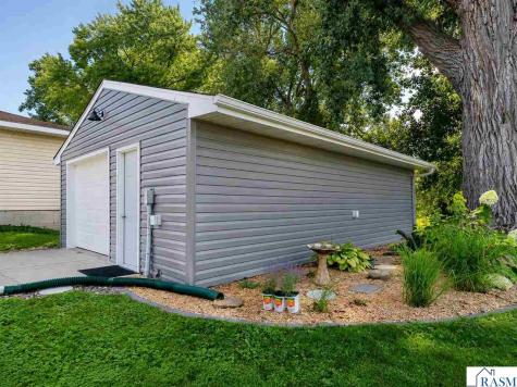 1041 Quincy Street North Mankato MN 56003