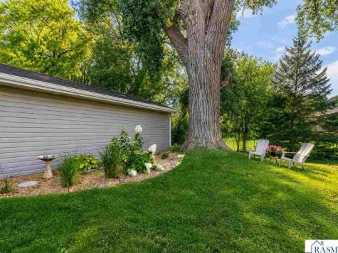 1041 Quincy Street North Mankato MN 56003