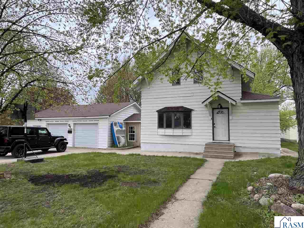 1305 9th Avenue North St. James MN 56081