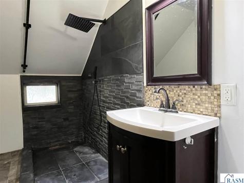 1305 9th Avenue North St. James MN 56081