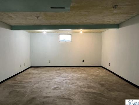 1305 9th Avenue North St. James MN 56081