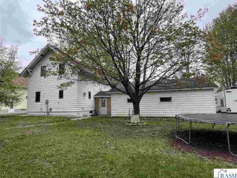 1305 9th Avenue North St. James MN 56081