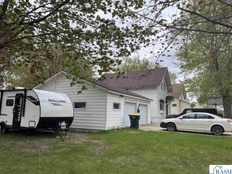 1305 9th Avenue North St. James MN 56081