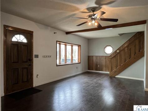 1305 9th Avenue North St. James MN 56081