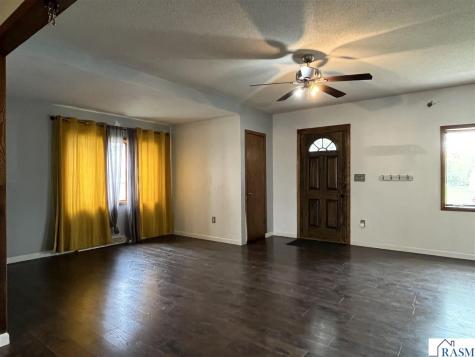 1305 9th Avenue North St. James MN 56081