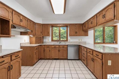 61785 Sunset Lane New Ulm MN 56073