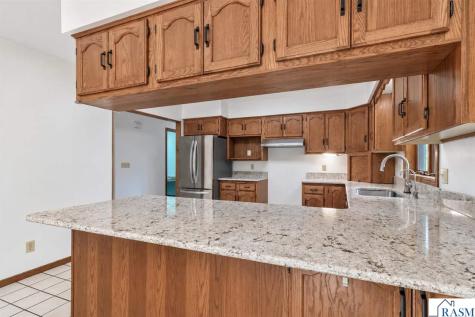 61785 Sunset Lane New Ulm MN 56073