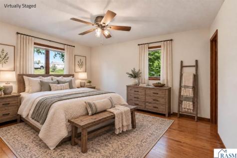 61785 Sunset Lane New Ulm MN 56073