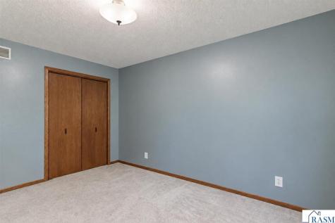 61785 Sunset Lane New Ulm MN 56073