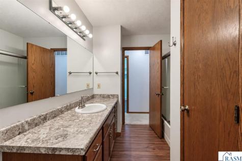 61785 Sunset Lane New Ulm MN 56073