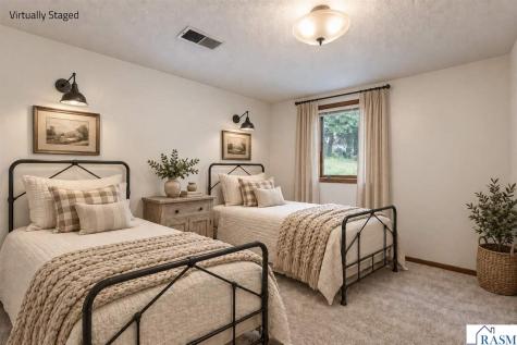 61785 Sunset Lane New Ulm MN 56073