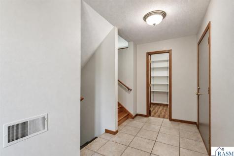 61785 Sunset Lane New Ulm MN 56073