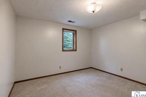 61785 Sunset Lane New Ulm MN 56073