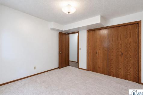 61785 Sunset Lane New Ulm MN 56073