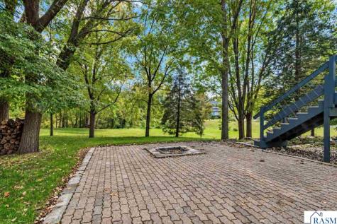 61785 Sunset Lane New Ulm MN 56073