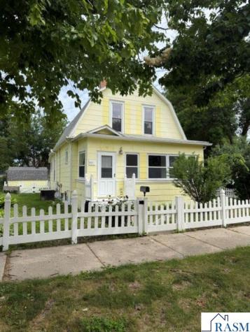 302 Nicollet Avenue North Mankato MN 56003