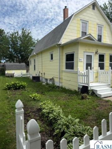 302 Nicollet Avenue North Mankato MN 56003