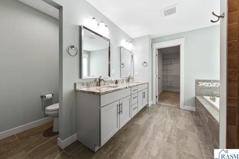 317 Oak Marsh Drive Mankato MN 56001
