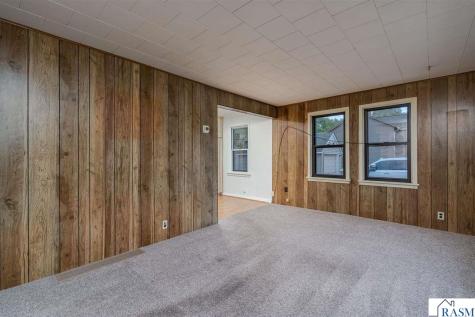 212 E Rock Street Mankato MN 56001-3047