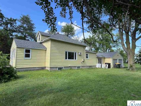 302 County Road 19 N Odin MN 56160