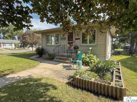 1326 N Payne Street New Ulm MN 56073