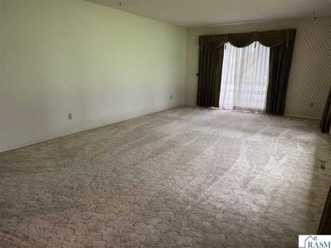 15 SE 10 Street Wells MN 56097