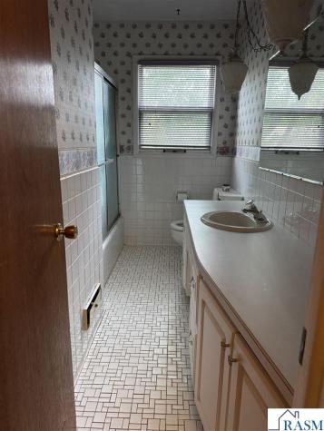 15 SE 10 Street Wells MN 56097