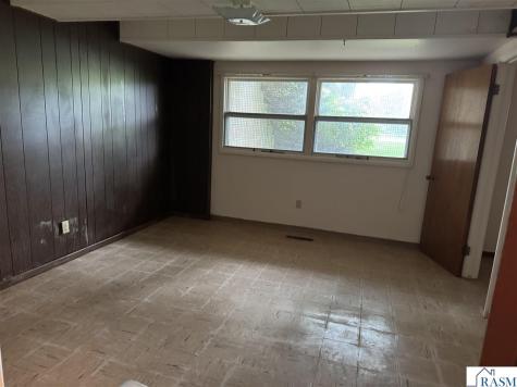 15 SE 10 Street Wells MN 56097