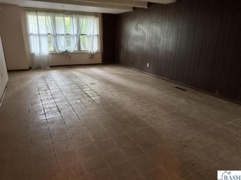 15 SE 10 Street Wells MN 56097