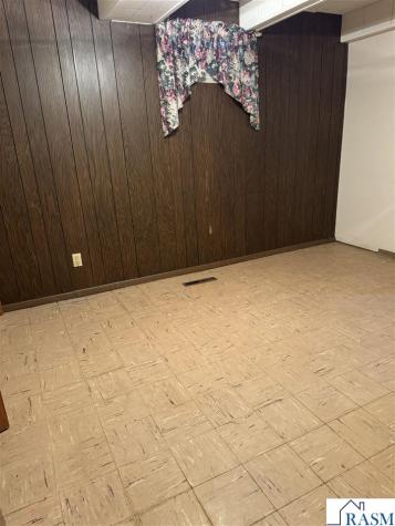 15 SE 10 Street Wells MN 56097