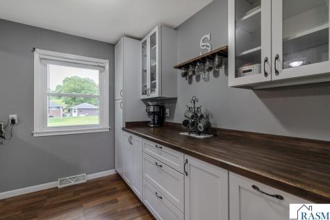 360 N Park Avenue Le Center MN 56057