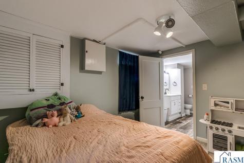 360 N Park Avenue Le Center MN 56057