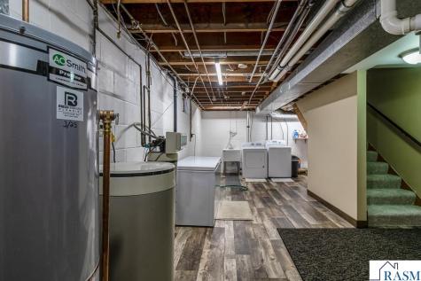 360 N Park Avenue Le Center MN 56057