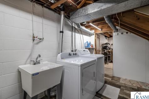360 N Park Avenue Le Center MN 56057