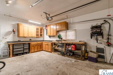 360 N Park Avenue Le Center MN 56057